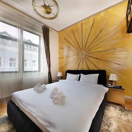Trinoble Weiss - Boutique In Old Town Apartahotel 3*