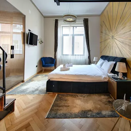 Trinoble Weiss - Boutique In Old Town Apartahotel Braşov