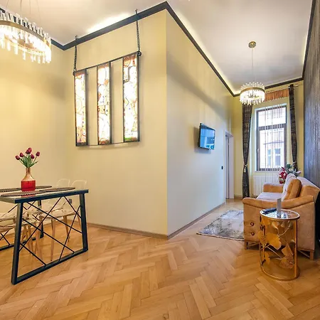 Trinoble Weiss - Boutique In Old Town Aparthotel