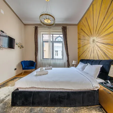 Trinoble Weiss - Boutique In Old Town Aparthotel 3*